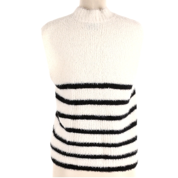 NWT Old Navy Mock Neck Eyelash Sleeveless Striped Sweater Size M - Picture 5 of 5